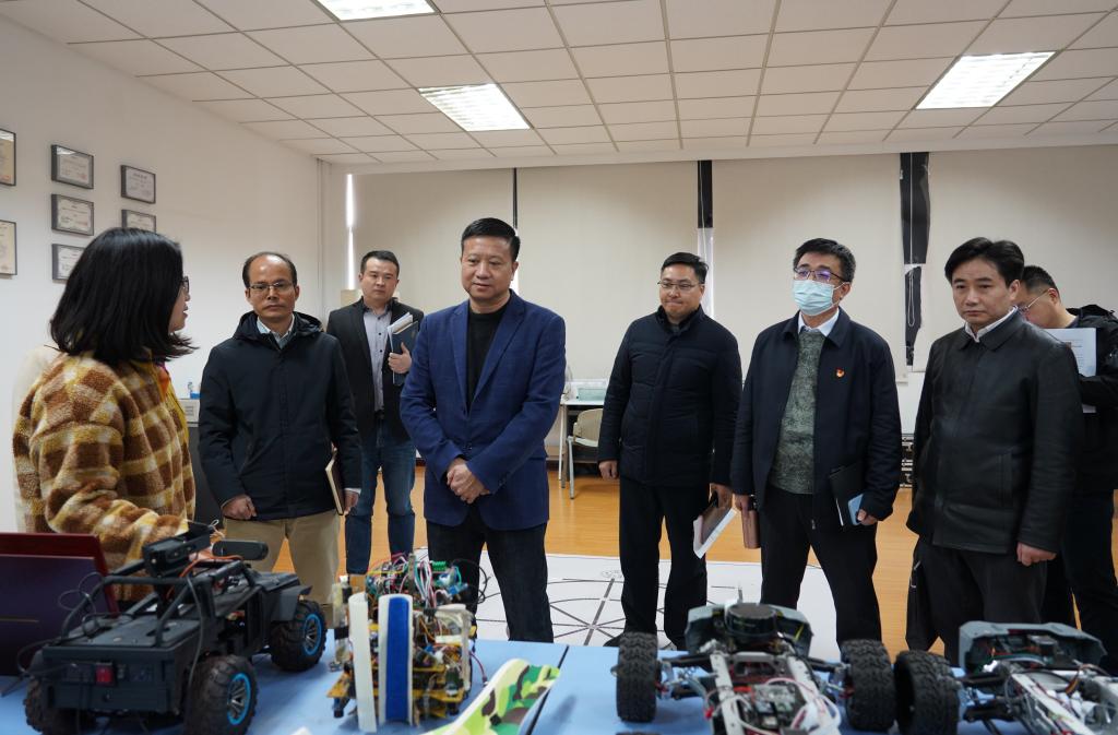 说明: //www.jiqingpian.net/__local/B/82/6C/8C963D3733A221A647779DAE27B_1787057D_16625.jpg